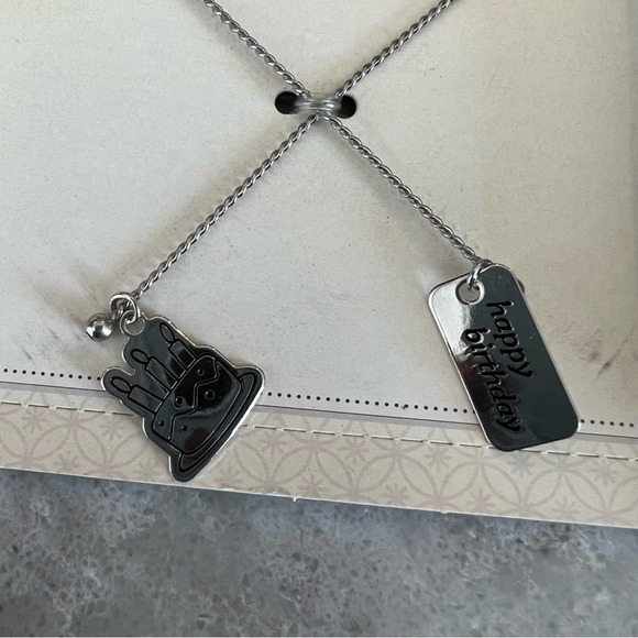 2 Hallmark greeting charm happy birthday my sister my friend - Picture 5 of 5